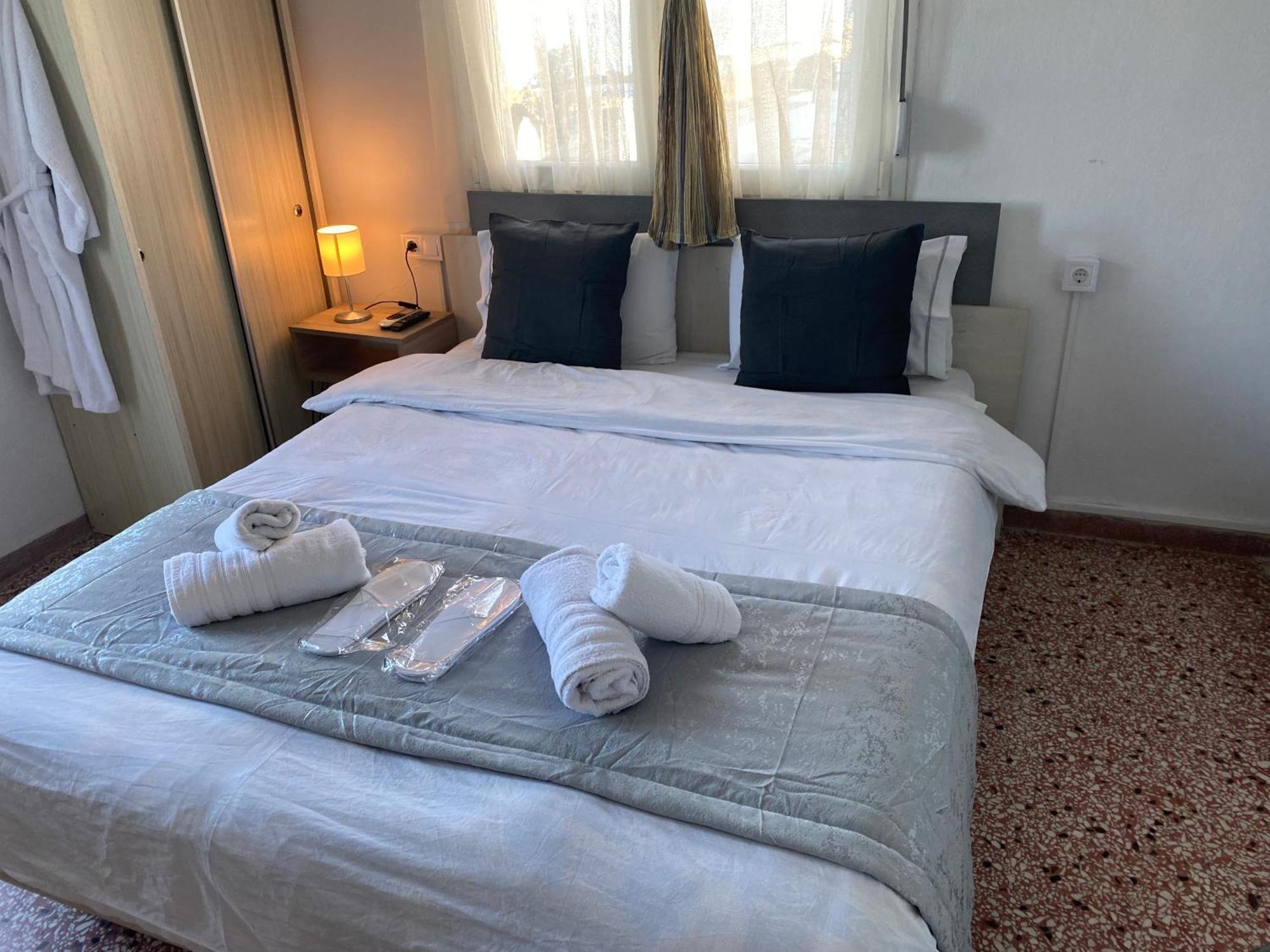 Sunset View Rooms Hagia Triada Exterior foto